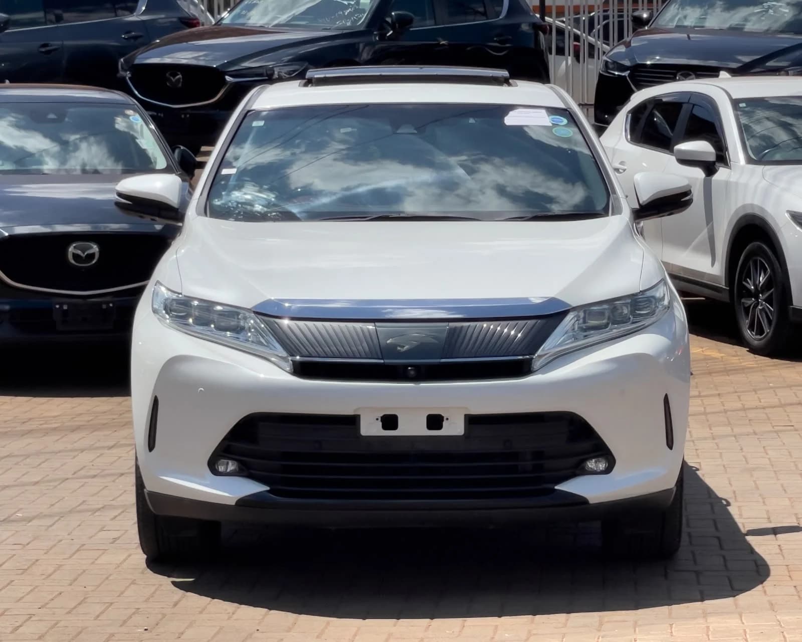 2019 Toyota Harrier thumbnail 2