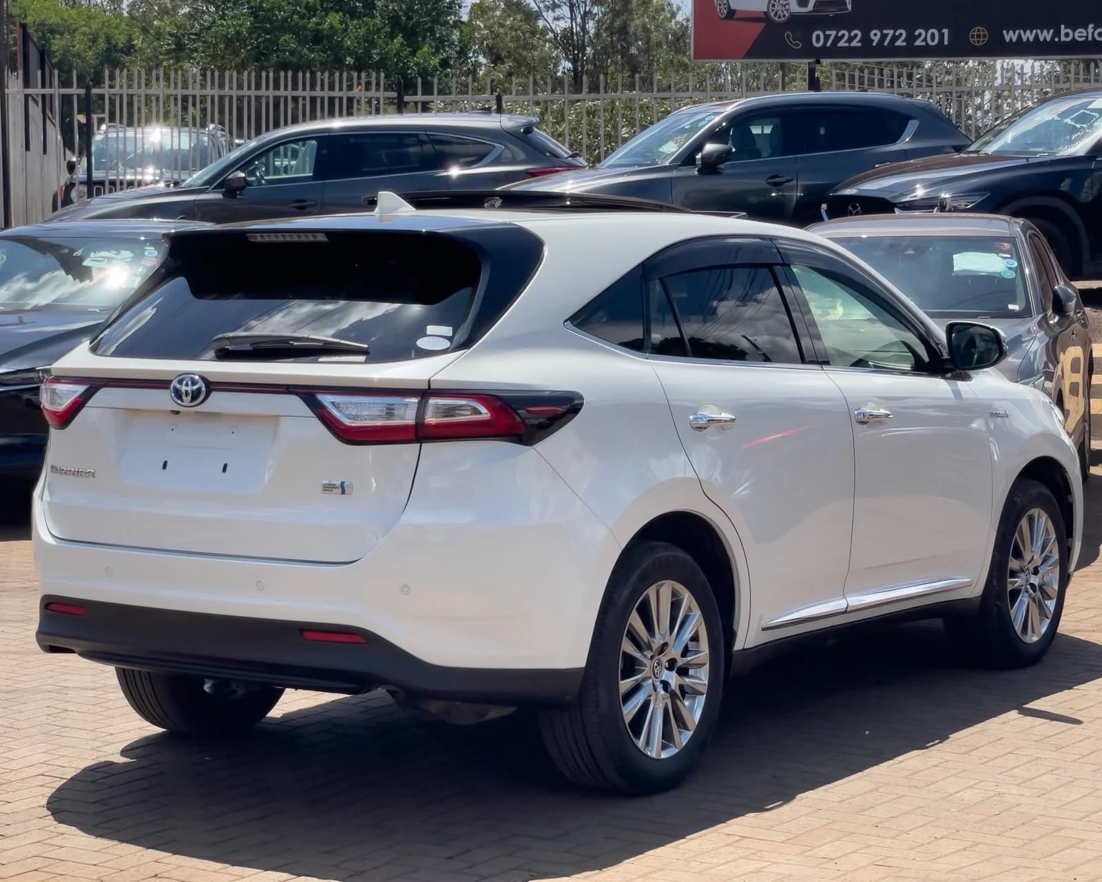 2019 Toyota Harrier thumbnail 4